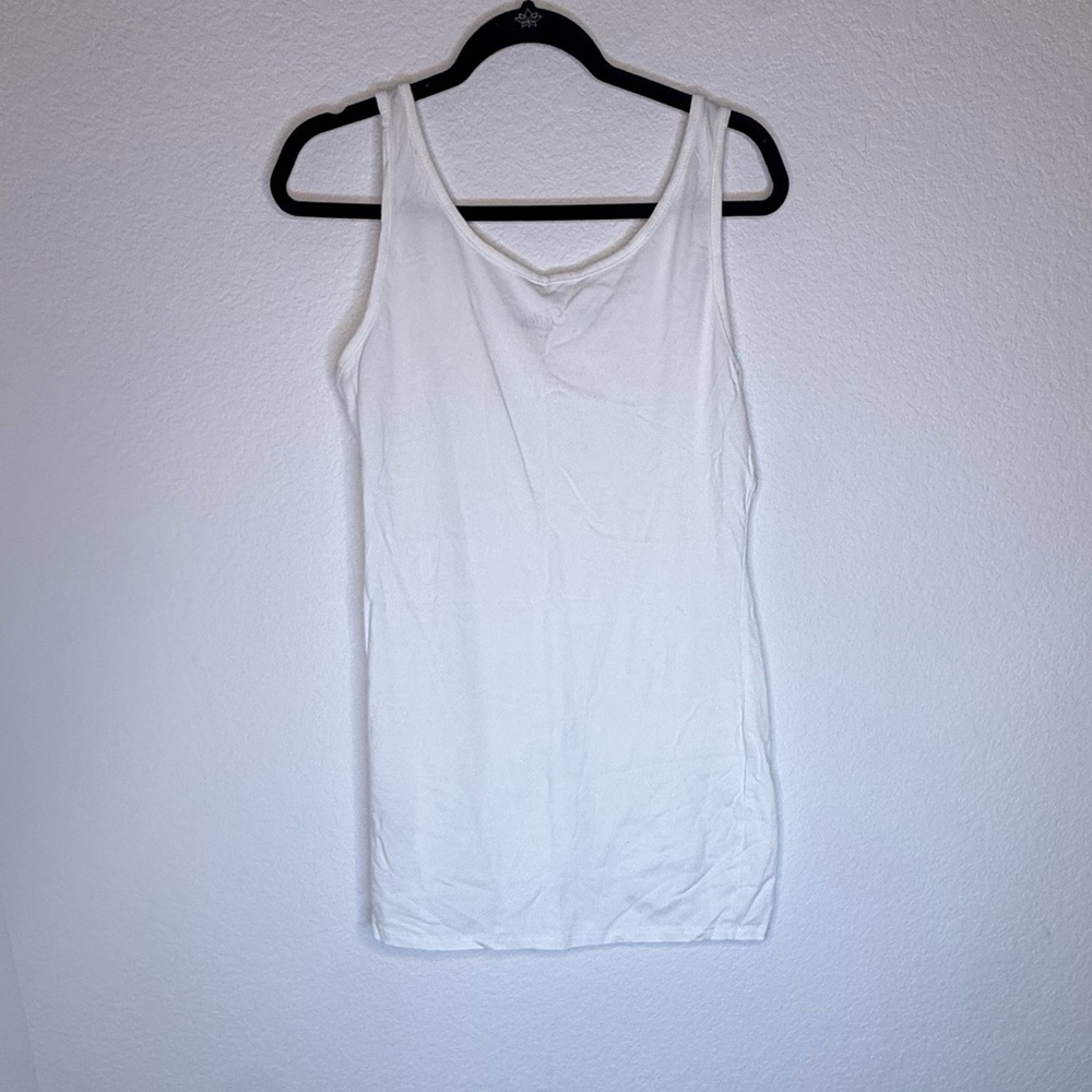 Simple white women’s size large tank too dress stretchy versatile layering tee